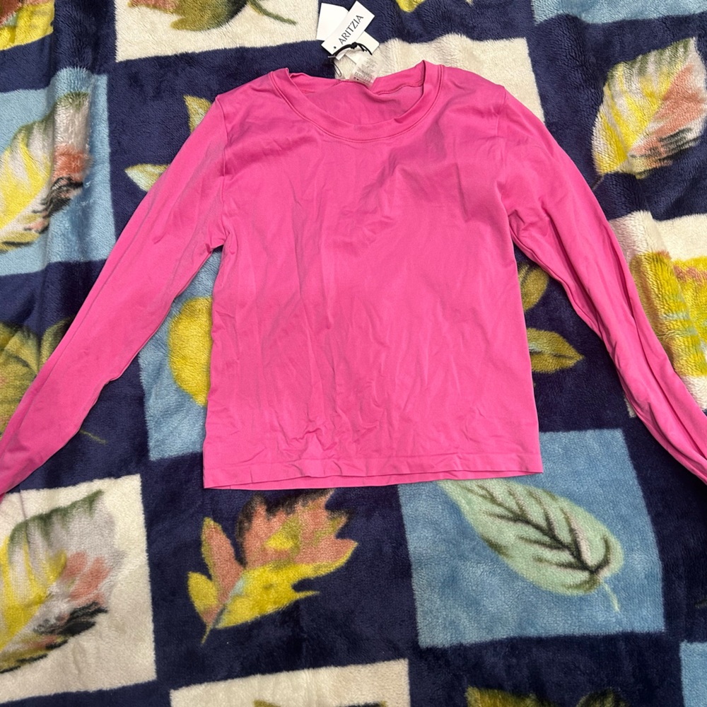 Aritzia Pink Long Sleeve Size L NWT
